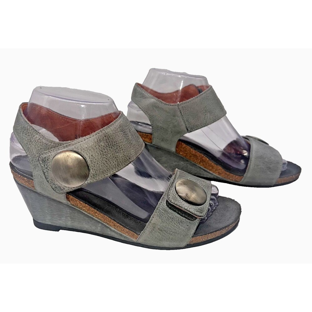 TAOS Woman's Carousel 2 Leather Graphite Grey Wedge Sandals, Size 37 - US 6-6.5
